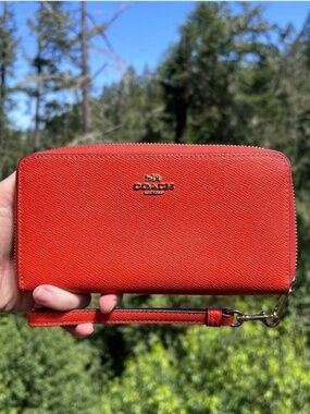 COACH Long Zip-Around RED Crossgrain Leather Wallet with GOLD Hardware AUTHENTIC